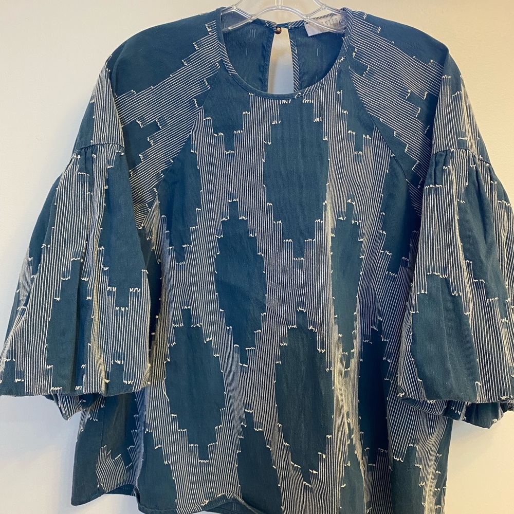 Hunter Bell top size Large in VGUC